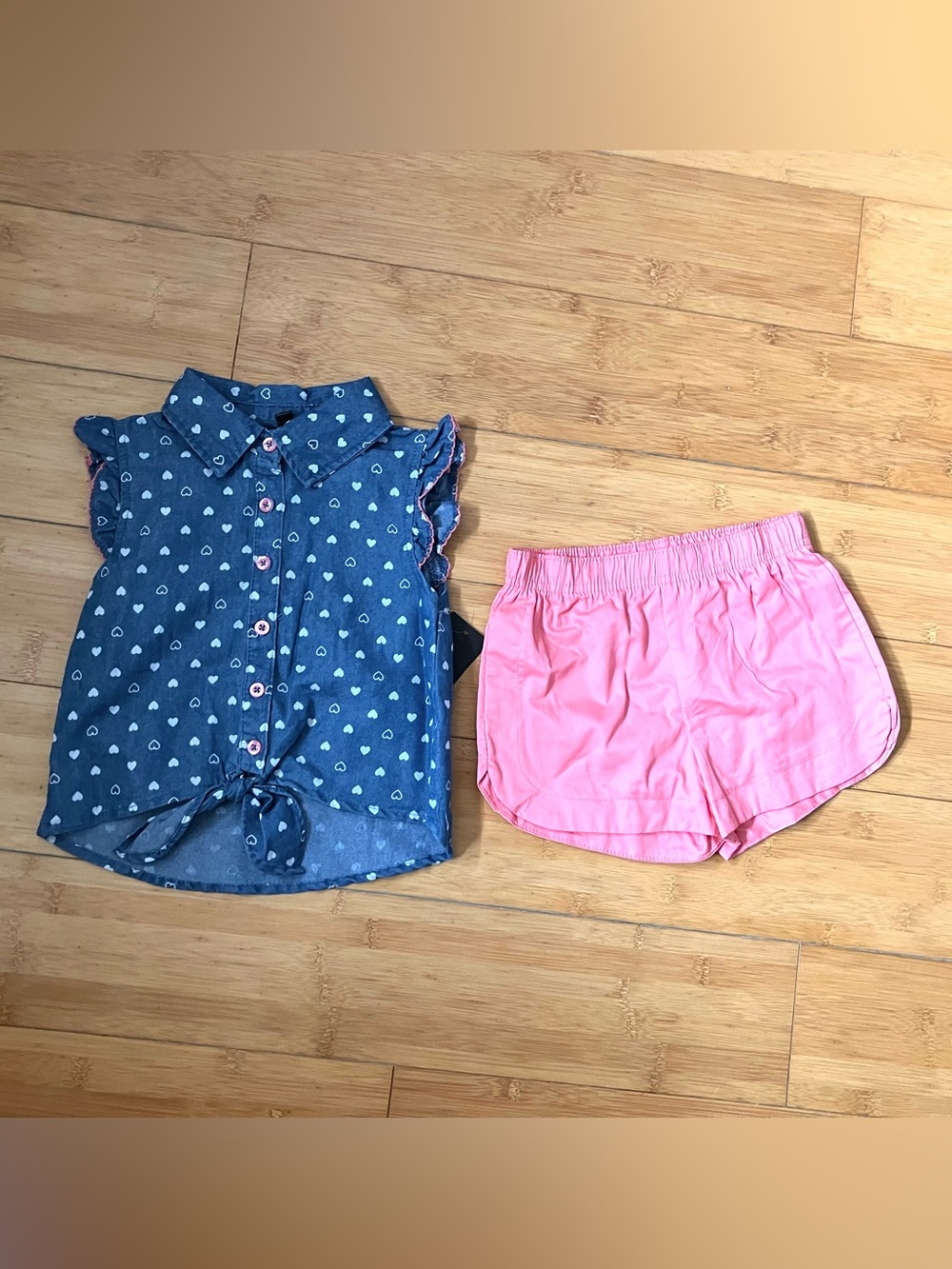 NWT Girls Size 5 Outfit - Heart Chambray Top & Coral Shorts Set